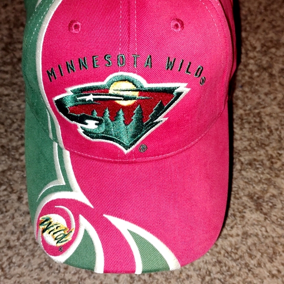 Vtg NHL Minnesota Wild Embroidered Red Green Cream Strapback Hat OS - Picture 3 of 10